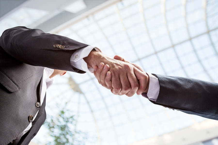 嘉定區(qū)刑事律師視角:經(jīng)濟(jì)案件法院起訴后開庭時(shí)間的多維度解析