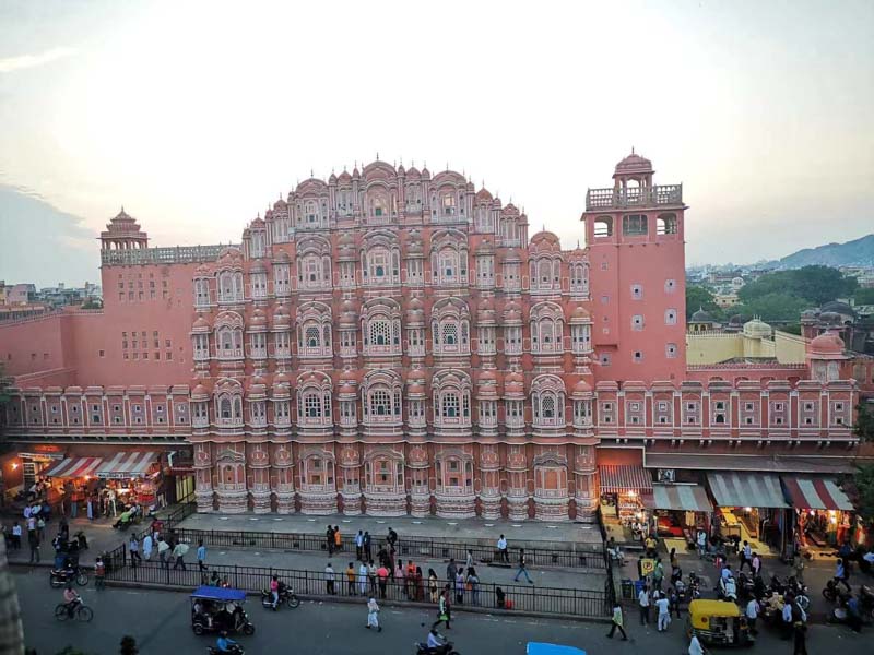 靜安刑事律師講解關(guān)于刑事二審確定新證據(jù)的標準和法律依據(jù)是什么？